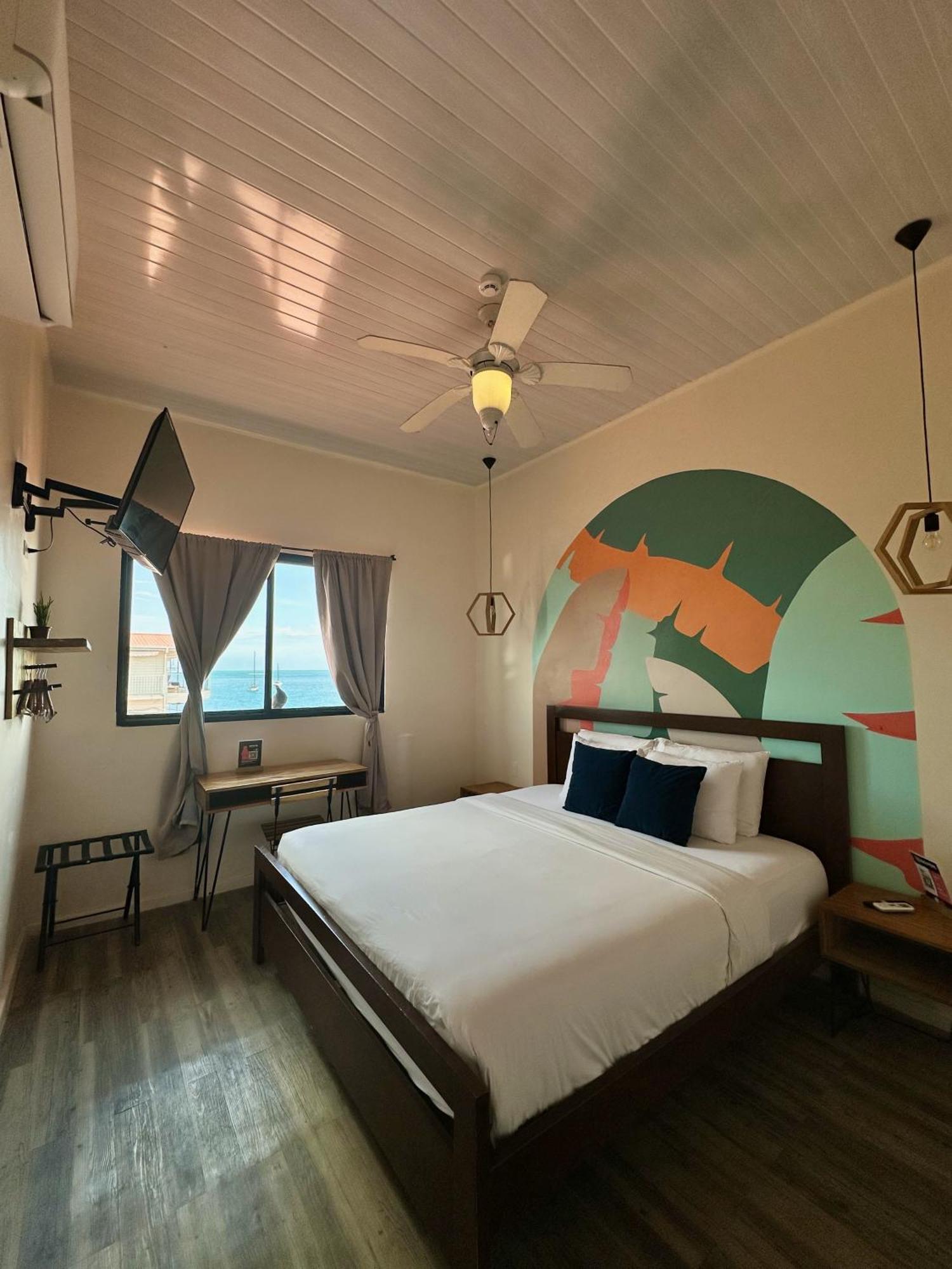 Socialtel Bocas Del Toro Hotel Bagian luar foto